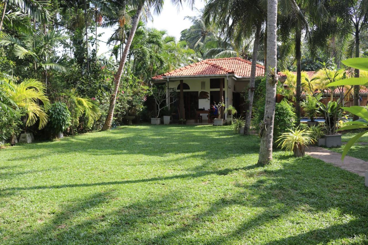 Pavana Hotel Negombo Exterior photo